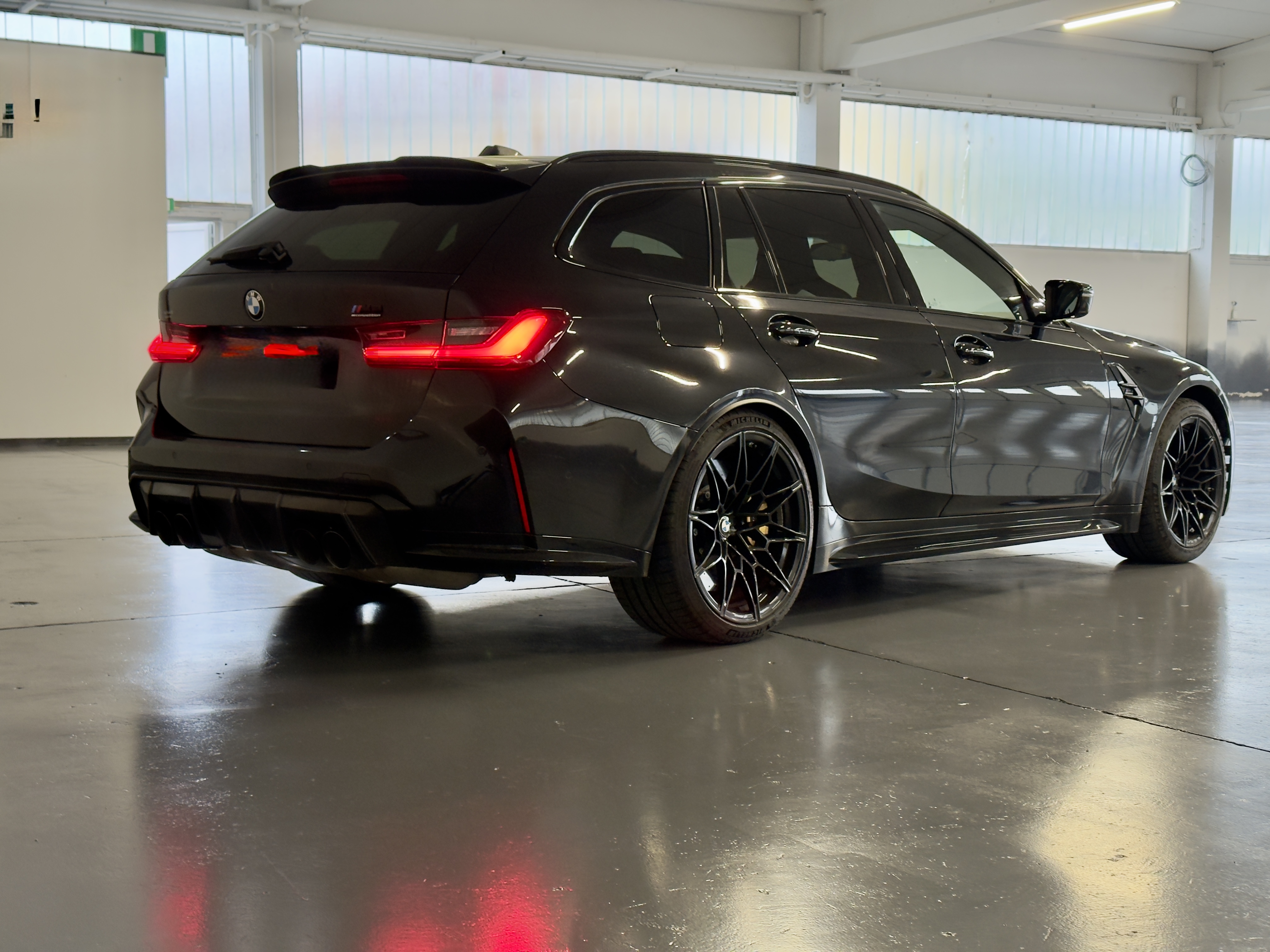 BMW M3 photo 3