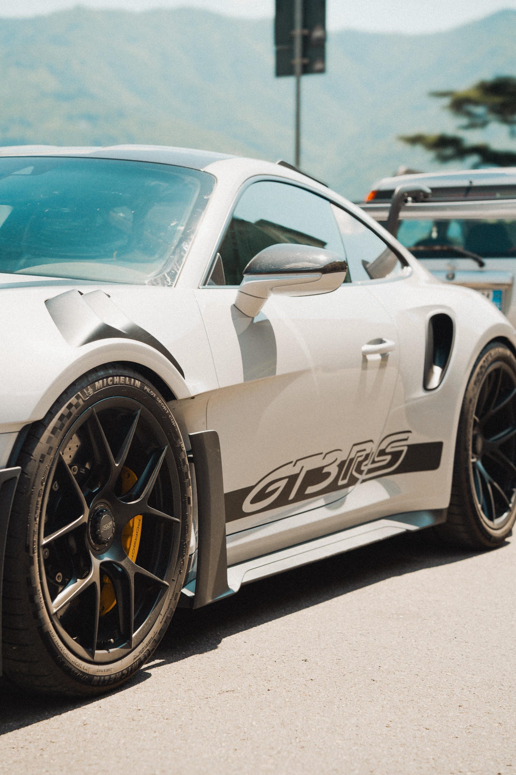 Porsche 911 GT3 RS photo 2